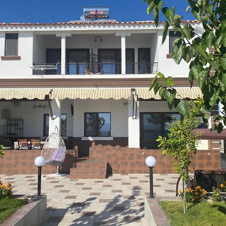 Guest House Costa 1 Karianí Exterior foto